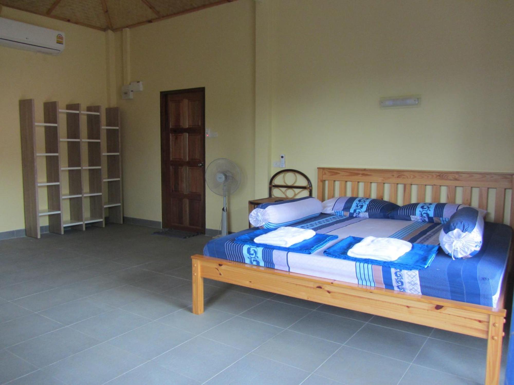 Flower Paradise Bungalows & Swiss Restaurant Roestiland Lamai Beach  Номер фото
